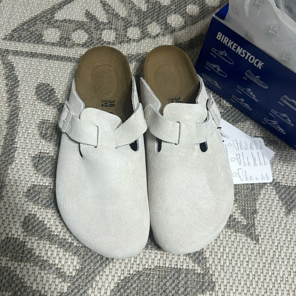 Brand new Birkenstocks size 38 (8 US) narrow fit antique white
